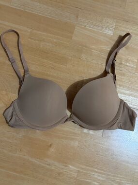 PINK Victoria's Secret Nude T-Shirt Bra